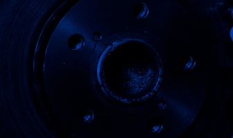 Como identificar se o empeno é no disco ou cubo de freio?